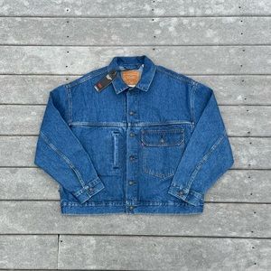 NWT LEVIS Premium BIG E Sz Medium Stay Loose Trucker Denim Jean Jacket VTG Style